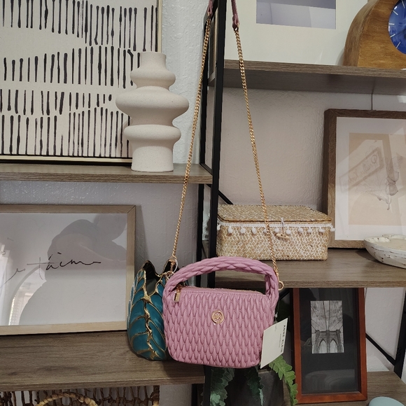 NWT Anne Klein Pink Quilted Handbag with Gold Crossbody Chain 🩷 - Picture 5 of 11